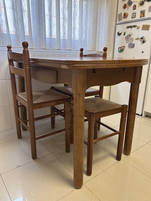 Conjunto Mesa extensivel + cadeiras + banco(madeira maciça,com gaveta)