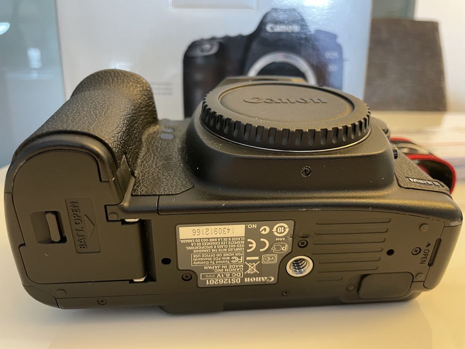 Camara DSLR Canon 5D Mark II