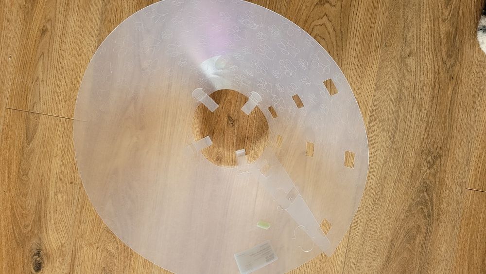 Kołnierz ochronny pozabiegowy dla psa rozmiar 25 nieużywany