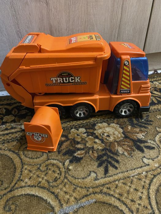 Машина сміттєвоз,мусоровоз