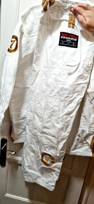 kimono de Jiu-Jitsu Brasileiro da marca Seven Kimonos