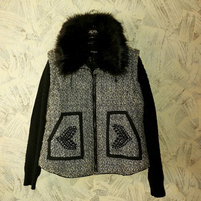 Демісезонна куртка-жилет DESIGUAL. Розмір L.