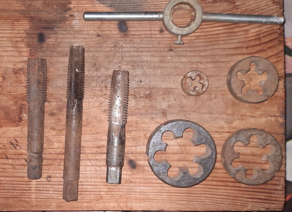 Метчики  и плашки для нарезания резьбы