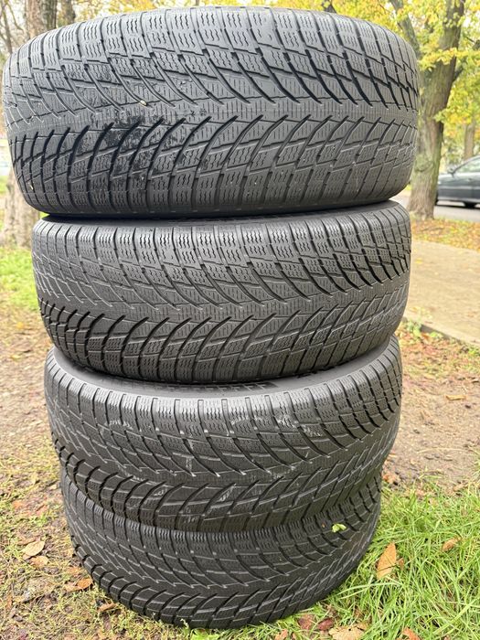 Opony zimowe 215/55/17  Nokian. -wyprzedaz opon zimowych opon