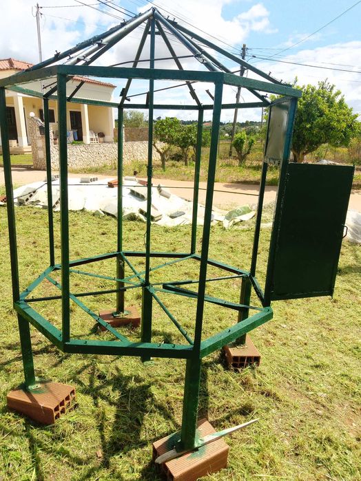 Gaiola Ferro Verde - medidas 2metros de altura por 1,50 de largura