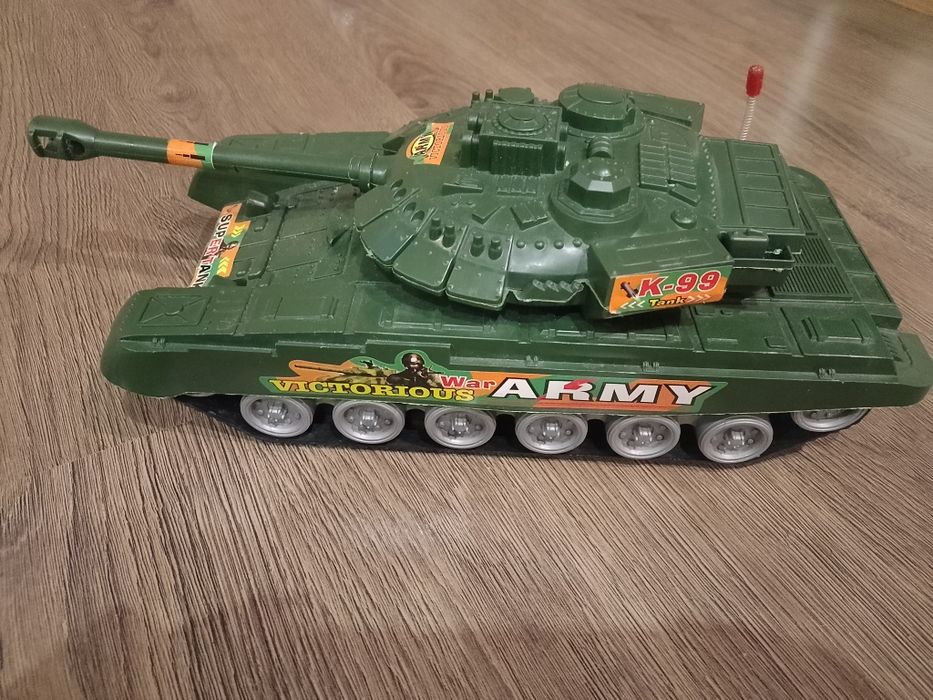 Продам дитячу іграшку танк