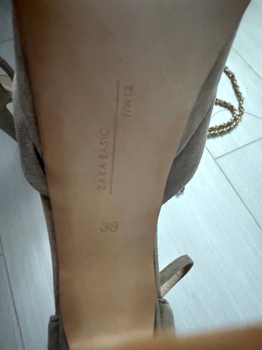 Продам туфлі Zara 38 розмір, 24.5 см , замшеві , сірі