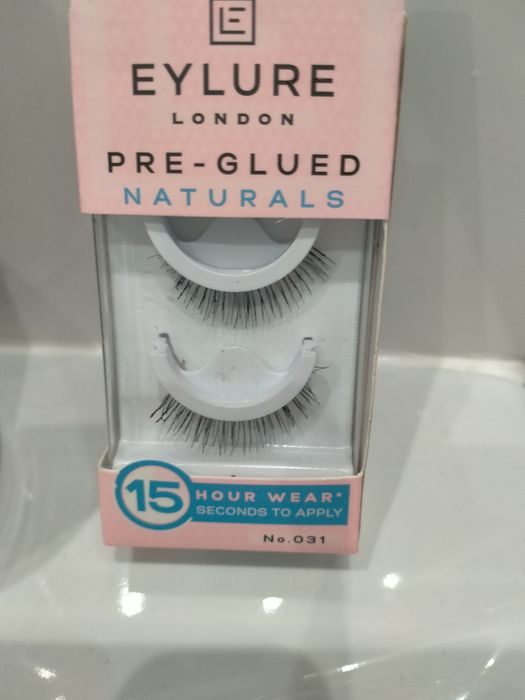 Sztuczne rzęsy sprzedam.