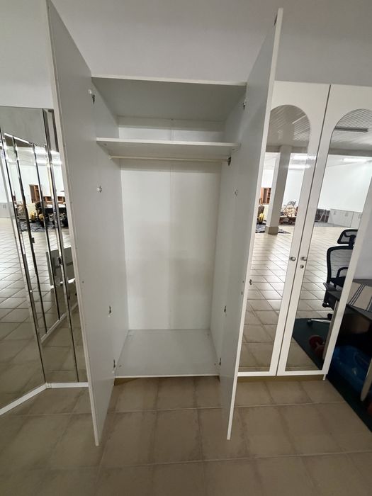 Szafa garederoba duża lustra piękna