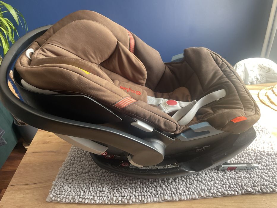 Fotelik nosidełko samochodowy Cybex Aton 4 + baza