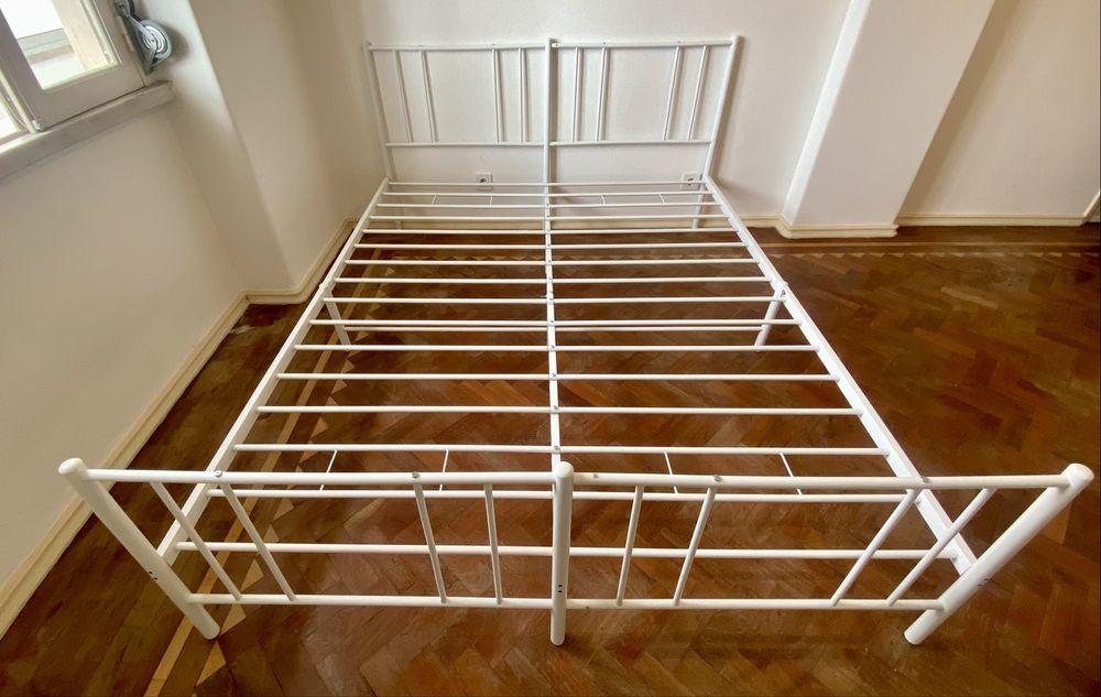 Cama VIDAXL metal branco com cabeceira (Aço - 160 x 200 cm)