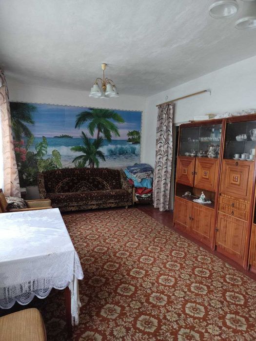 Продаж будинку з меблями