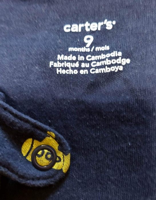 Pajac/ piżama chłopięca firmy Carters. Rozmiar 9 miesiąc. Stan bdb.