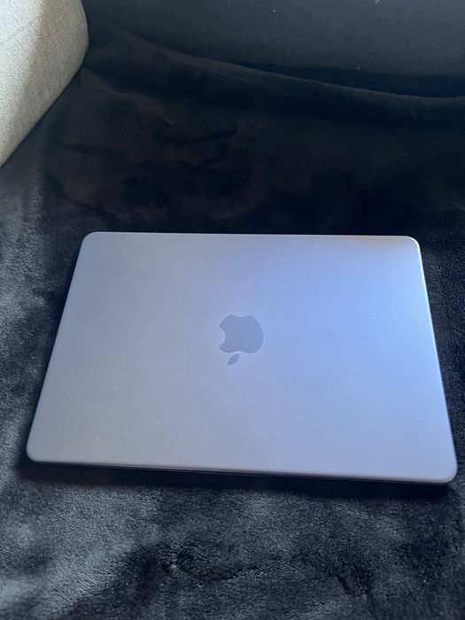 Na sprzedaz laptop macbok neo
