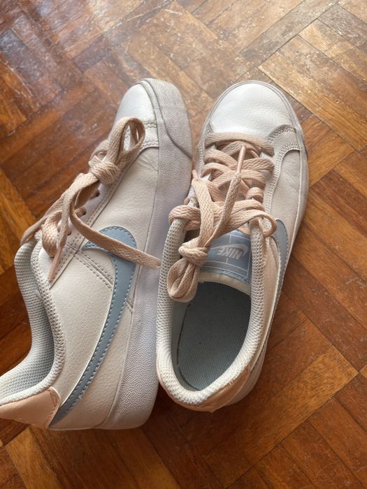 Nike Court Royale 2