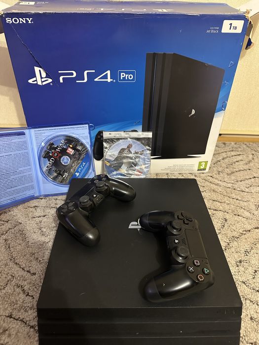 Sony plastation 4 pro 1 TB