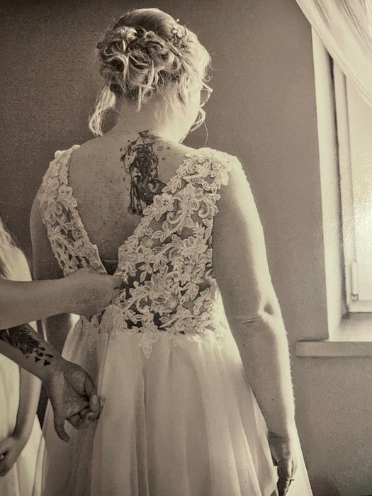 Suknia ślubna w stanie b. dobrym