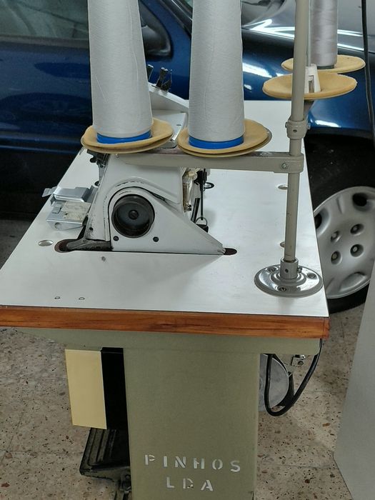 Máquina de corte e coze