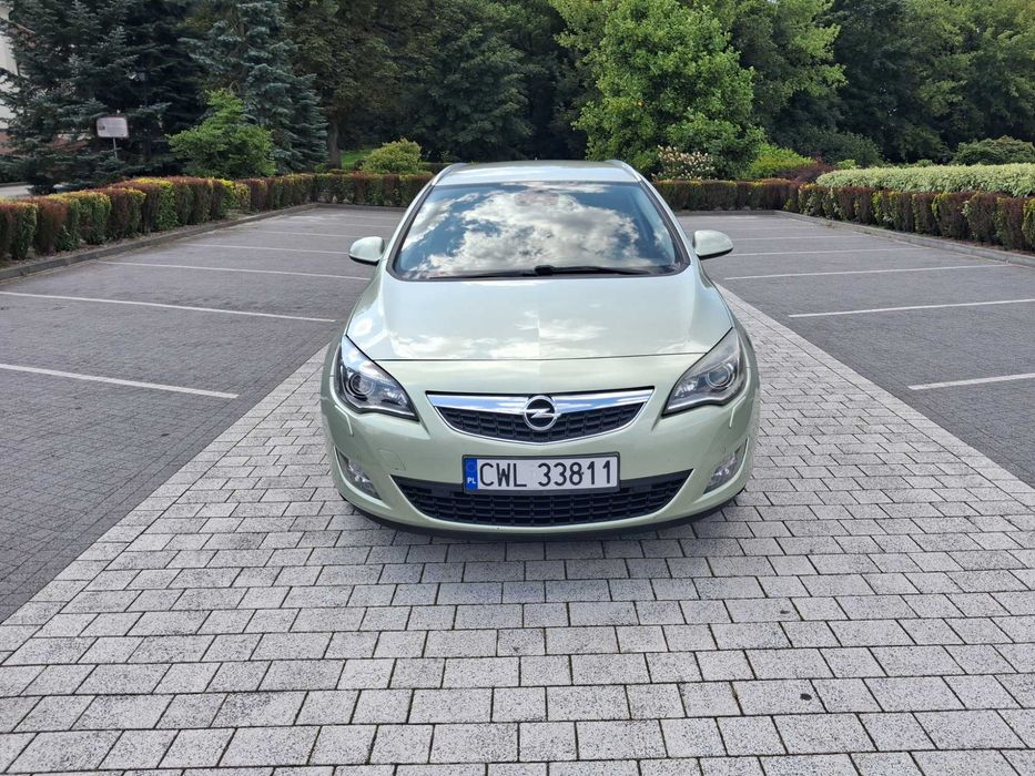 Opel Astra J Sports Tourer