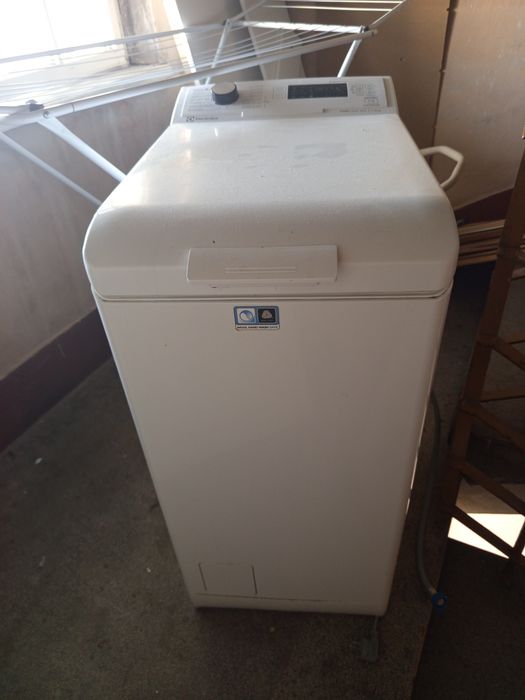 Pralka sprawna otwierana od góry Electrolux