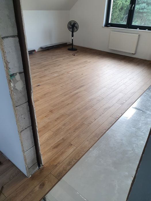 Montaż Paneli Podłogowych , Montaż Listew Przypodłogowych