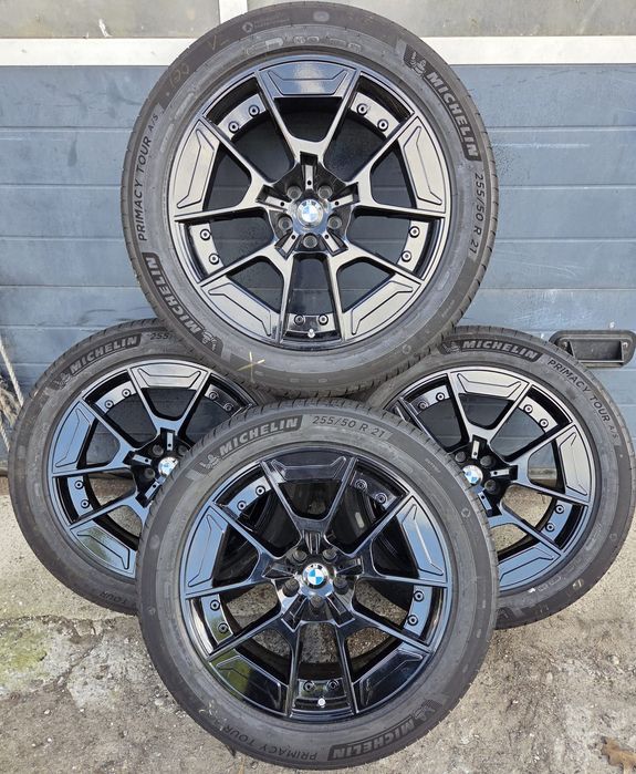 Felgi z oponami letnimi BMW  IX I20  9x21 ET35 5x112