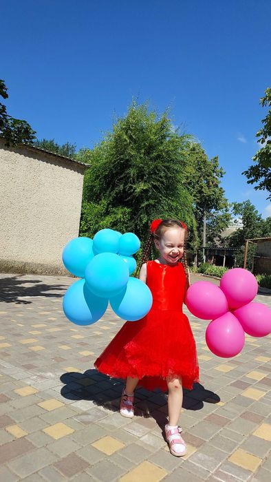 Випускна сукня червона