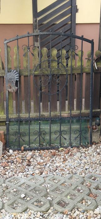 Furtka wejściowa do ogrodzenia