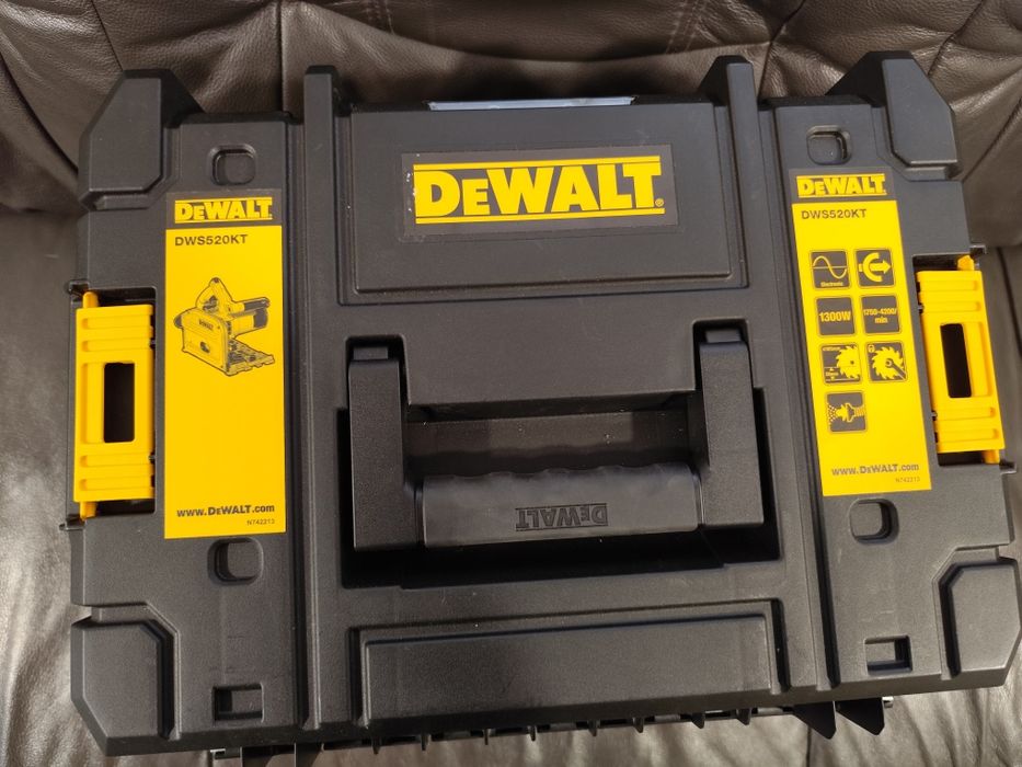 Пила дискова занурювальна мережева DeWALT DWS520KT