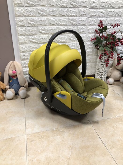 Автокрісло Cybex Cloud Z Plus i-Size Група 0+ (0-13 кг) сайбекс