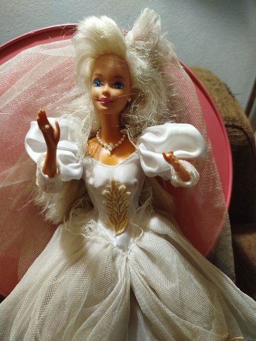 Boneca Barbie modelo noiva
