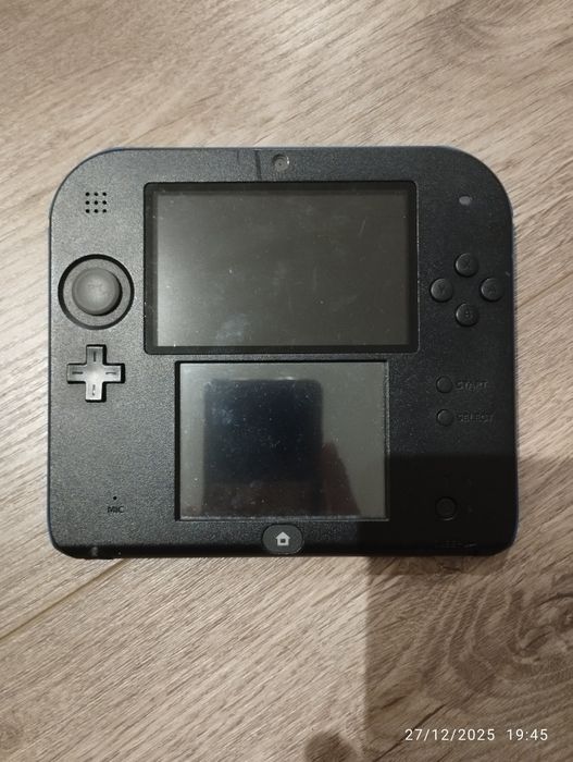Nintendo 2DS + caneta + Jogo Super Mario + Cartão 4G + carregador