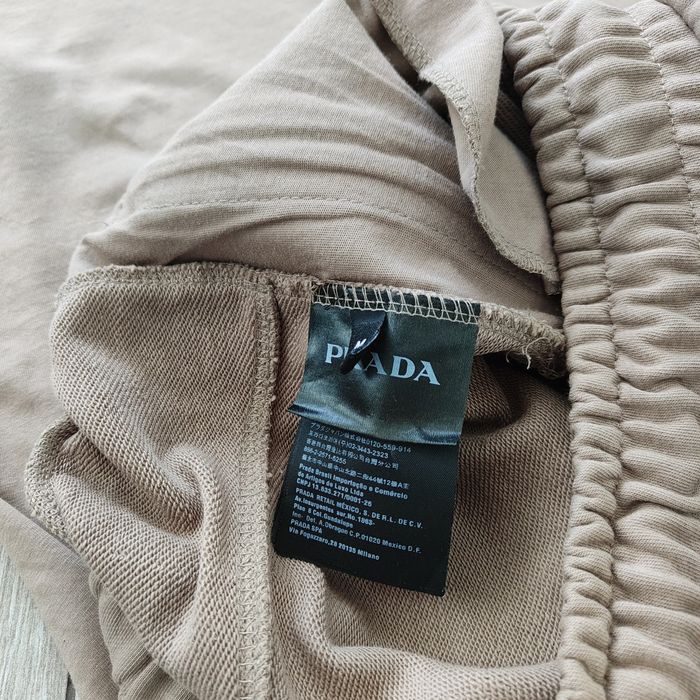 Комплект футболка та шорти Prada