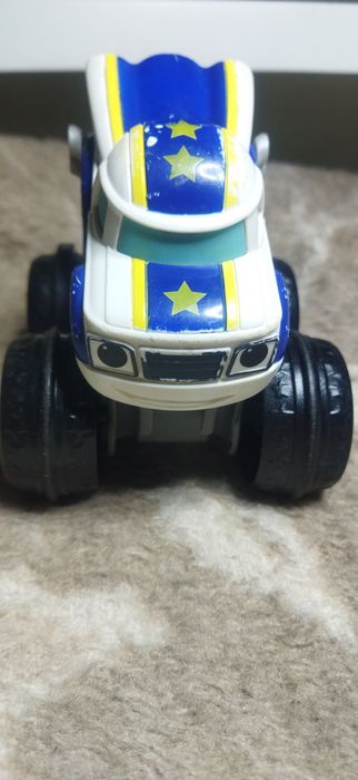 Вспыш и Смельчак  инерционные машины