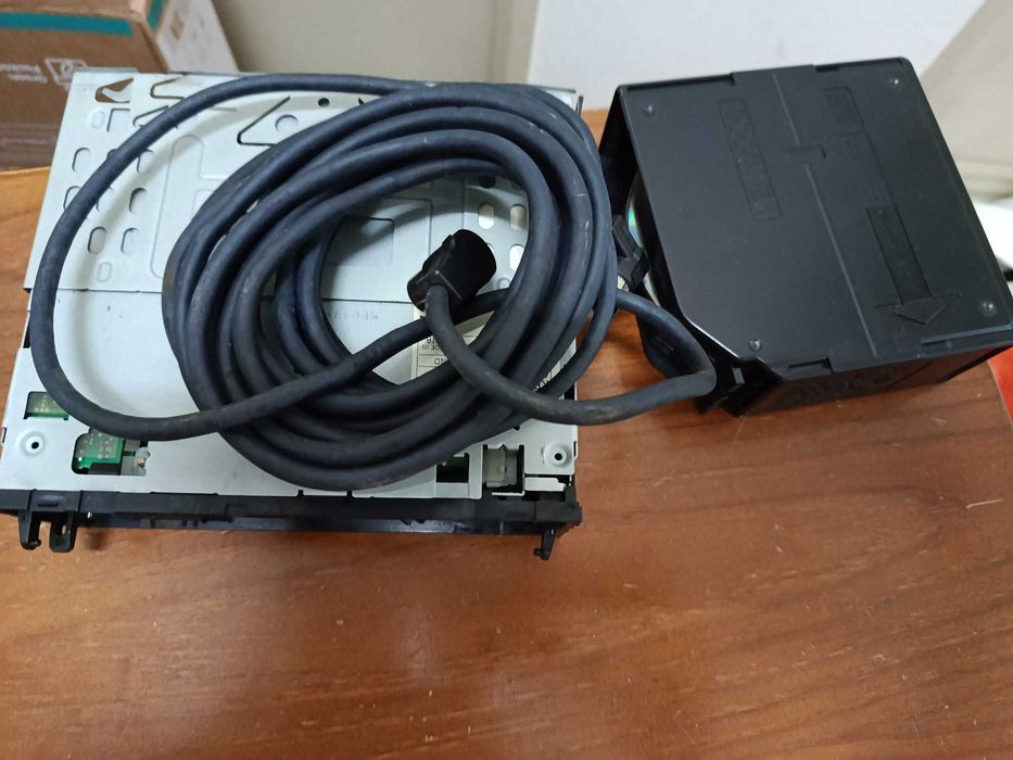 Auto-rádio Kenwood Vintage + Caixa de CDs (CD Changer) + Cablagem