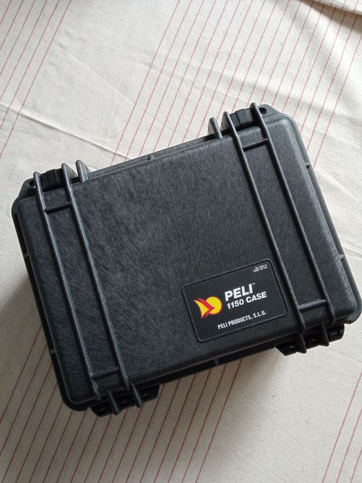 Peli case 1150 skrzynka z gąbką wypełnieniem jak nowa