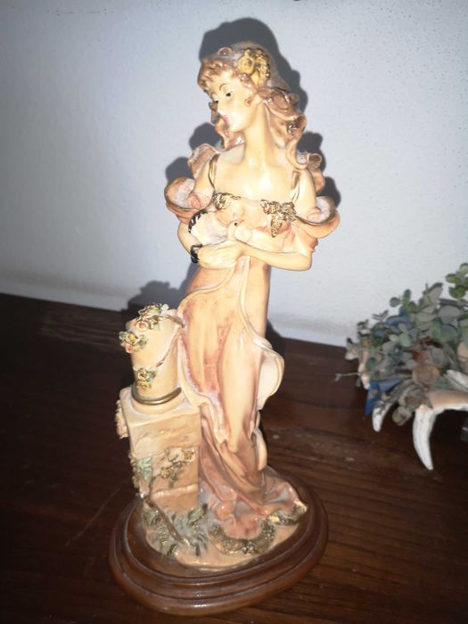 Figuras em cerâmica