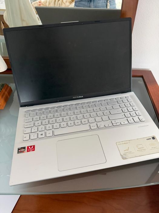 ASUS VivoBook 15