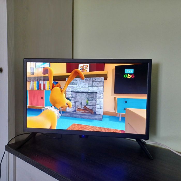 Telewizor  22" DVB T2 HEVC zasilanie 12V + 230V