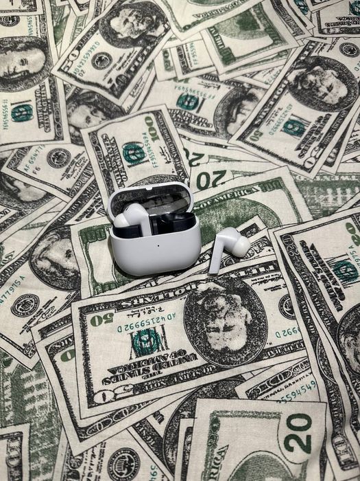 Продам бездротові  навушники Samsung Galaxy Buds3 FE