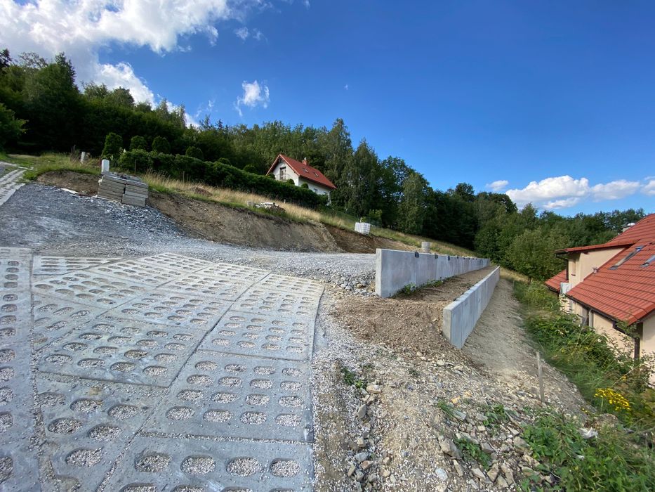 Mur oporowy /Elki betonowe / skarpy poziomowanie terenu