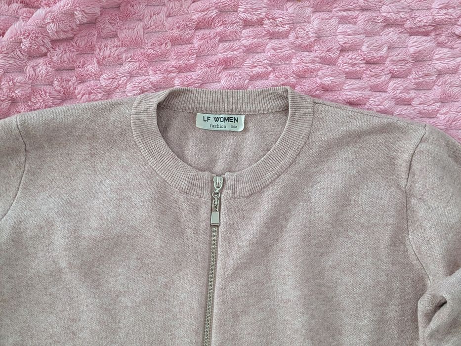 Sweter rozpinany pudrowy 38