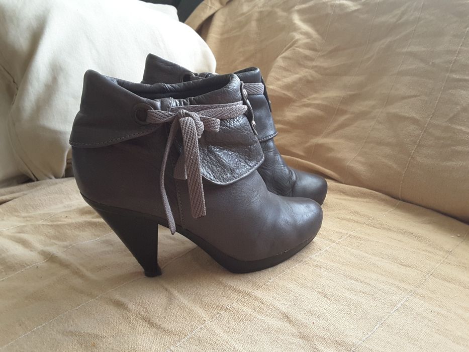Botas curtas - tam 37