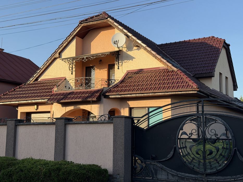 Готовий затишний будинок з ремонтом у Барвінку