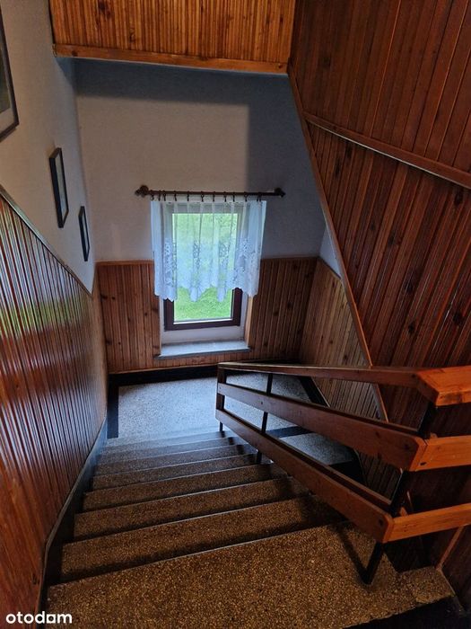Dom z piwnicą , garażem i dużym ogrodem