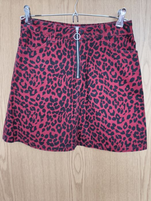 Mini saia tigrada com fecho