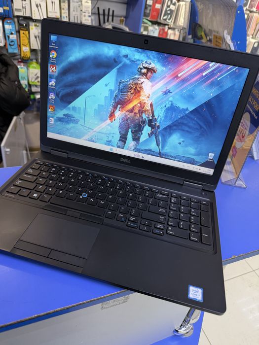 Dell latitude 5580/ i7-7820HQ/ 8GB/ 256GB SSD/ 940MX 2GB