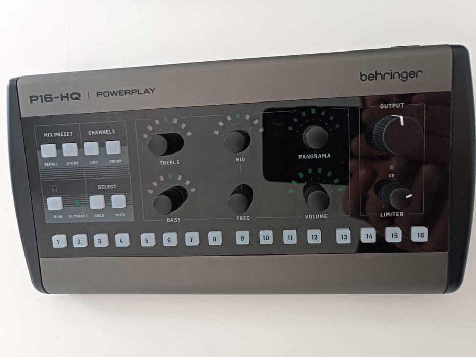 Behringer P16-Hq