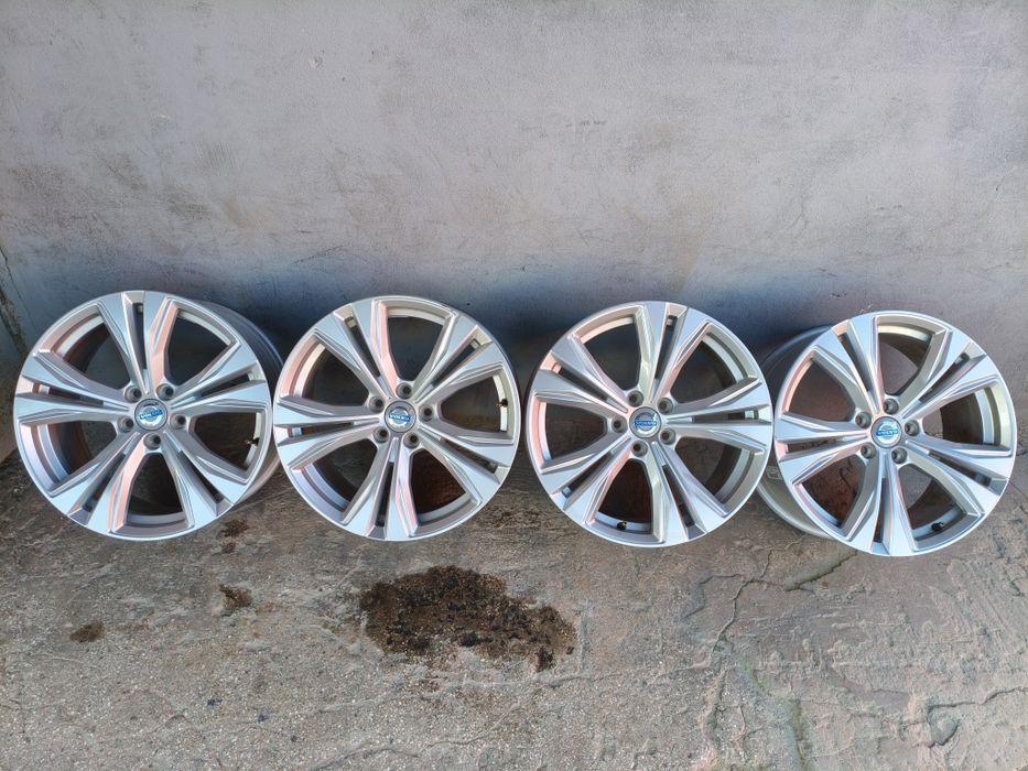 Комплект легкосплавних дисків Volvo Ford 5/108R18