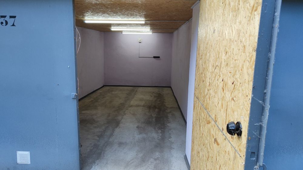 Сдам гараж склад